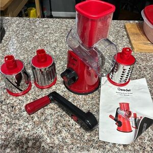 Geedel Red Rotating Drum Grater